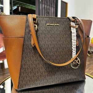 Michael Kors Tote